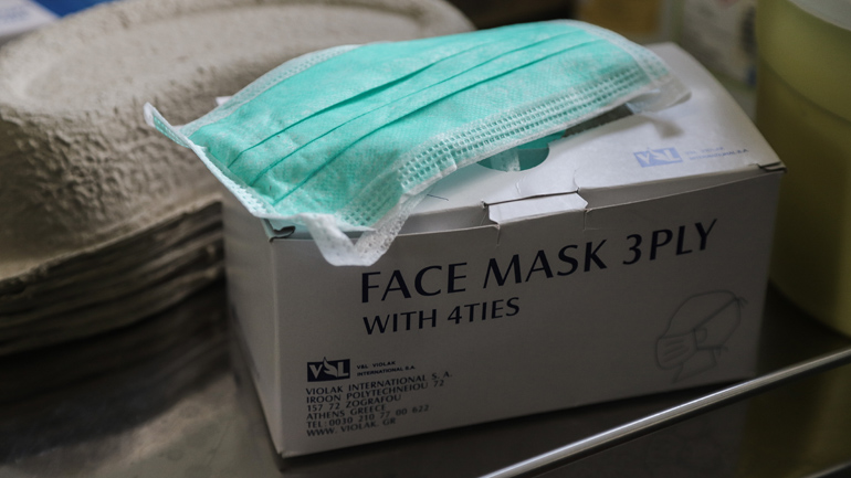 Είδη ατομικής προστασίας παρέδωσε στο ΕΚΑΒ Πάτρας η περιφερειακή ενότητα Αχαΐας