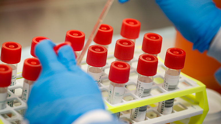 Κορωνοϊός: Κλείνουν οι μη αναγκαίες επιχειρήσεις στη Νέα Υόρκη