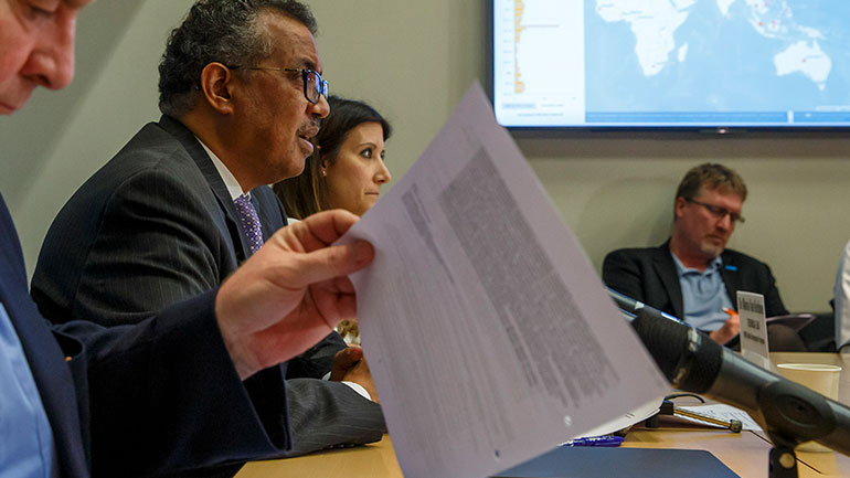 Ο ΠΟΥ προειδοποιεί τους νέους: «Δεν είστε ανίκητοι μπροστά στον κορωνοϊό»