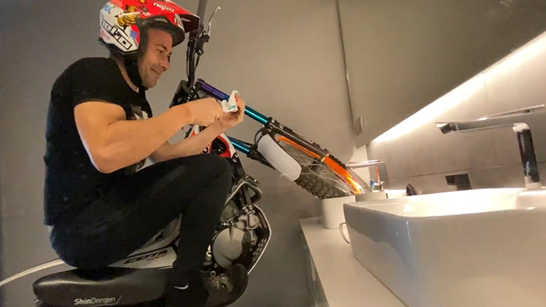 Όταν ο Toni Bou μπήκε σε καραντίνα