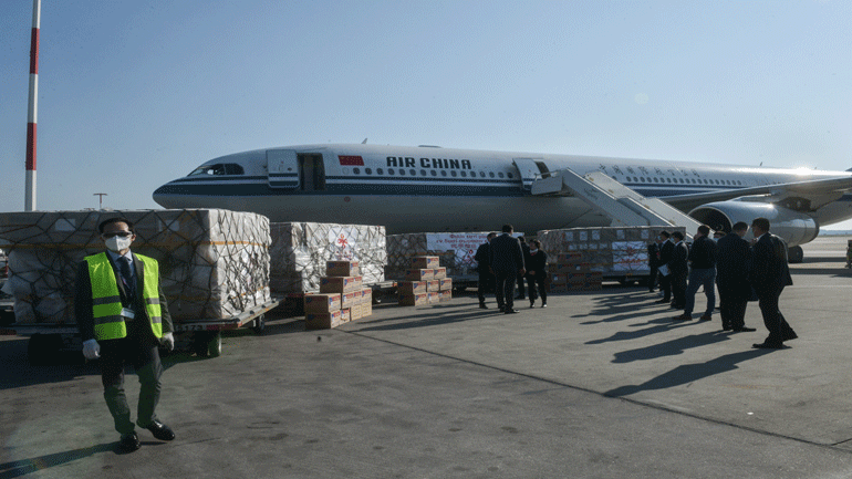 Συνολικά 550.000 μάσκες έστειλε η Κίνα προς την Ελλάδα