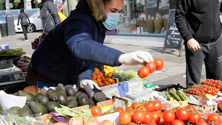 Βρετανία-Κορωνοϊός: Η κυβέρνηση συνιστά στους πολίτες να ψωνίζουν υπεύθυνα