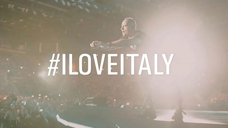 Το συγκινητικό βίντεο του Eros Ramazzotti για τον κορωνοϊό που πλήττει τη χώρα του Το συγκινητικό βίντεο του Eros Ramazzotti για τον κορωνοϊό που πλήττει τη χώρα του