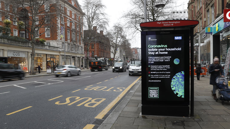 Βρετανία-Covid-19: Η κυβέρνηση ζητεί από 1,5 εκατ. πολίτες με εύθραυστη υγεία να μείνουν στα σπίτια τους για τρεις μήνες