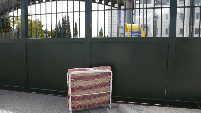 Θεσσαλονίκη: Αντιδράσεις φοιτητών για το κλείσιμο των εστιών