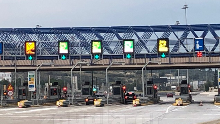 Ελάχιστη η κίνηση στα διόδια -Οι Αθηναίοι «έμειναν στα εξοχικά τους»