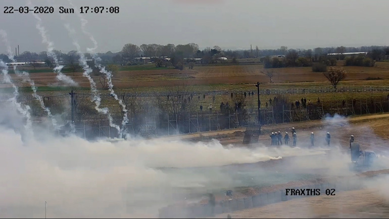 Οι τουρκικές αρχές «σπρώχνουν» τους μετανάστες στον φράχτη – Νέα επεισόδια στις Καστανιές