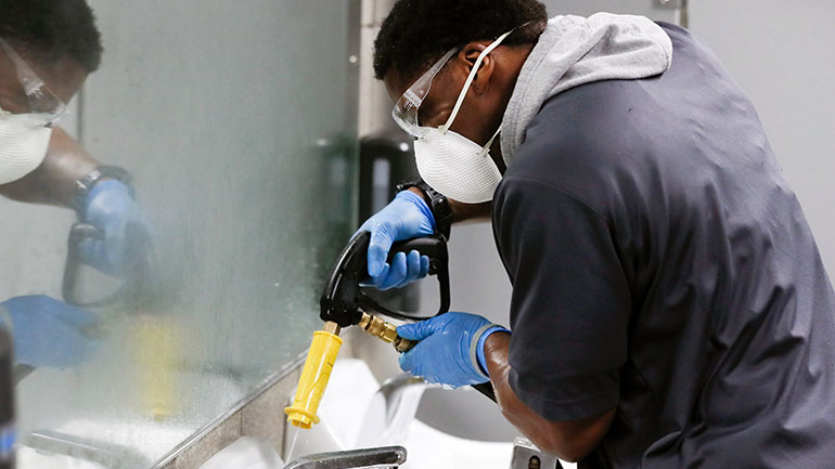 ΗΠΑ-Κορωνοϊός: Εφάπαξ ποσό στήριξης 3.000 δολαρίων στις αμερικανικές οικογένειες