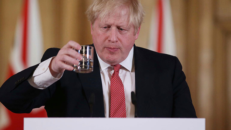 Μπόρις Τζόνσον: Χρειαζόμαστε πολύ περισσότερες αναπνευστικές συσκευές για τους ασθενείς με κορωνοϊό