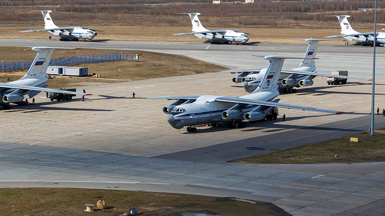 Αναχώρησε από τη Μόσχα το δέκατο αεροσκάφος με ιατρική βοήθεια προς την Ιταλία
