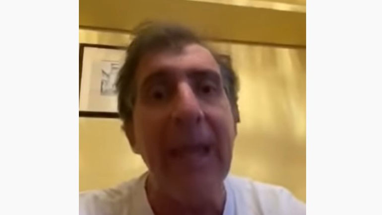 Ιταλός γιατρός, θετικός στον κορωνοϊό, ξεσπάει μπροστά στην κάμερα: Οι πολιτικοί μάς κοροϊδεύουν Ιταλός γιατρός, θετικός στον κορωνοϊό, ξεσπάει μπροστά στην κάμερα: Οι πολιτικοί μάς κοροϊδεύουν