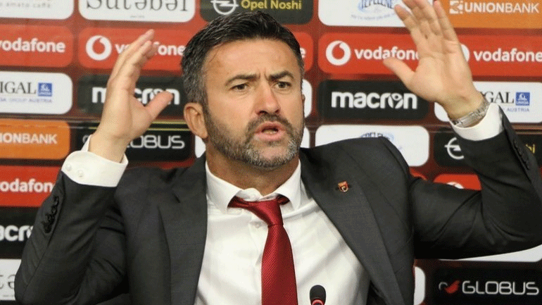 Πανούτσι: « Όταν υπάρχει ένας ιός που σκοτώνει τόσο κόσμο να πάει να γαμ@@@@ το ποδόσφαιρο»