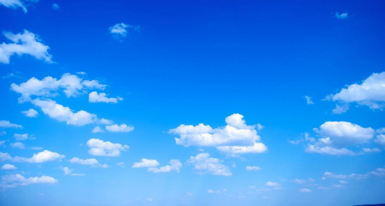 Μετά από... χρόνια είδαμε και καθαρό ουρανό!