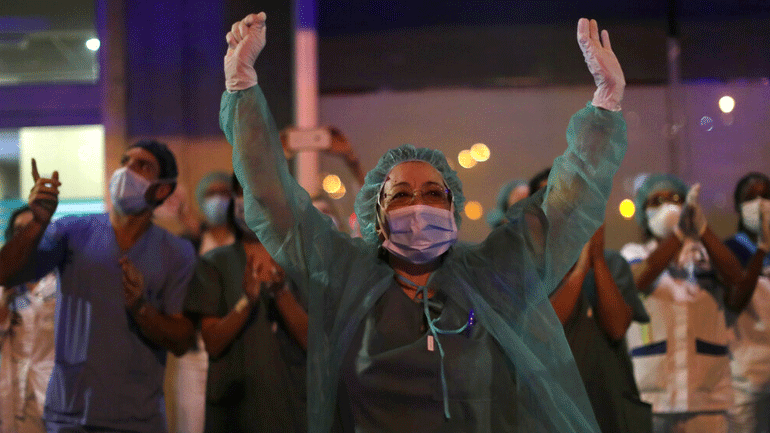 Ισπανία: Tο ποσοστό των ασθενών που βρίσκονται σε κρίσιμη κατάσταση μειώθηκε από 15% σε 13%