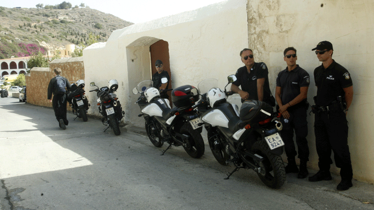 Χανιά: Πειθαρχούν στα νέα μέτρα για τον περιορισμό της κυκλοφορίας οι πολίτες