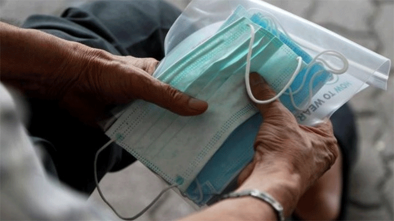 Κορωνοϊός: Saint Laurent και Gucci παράγουν μάσκες για να καλύψουν την έλλειψη