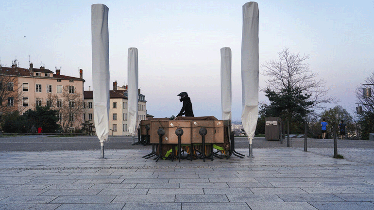 Σε κατάσταση «υγειονομικής έκτακτης ανάγκης» τέθηκε η Γαλλία