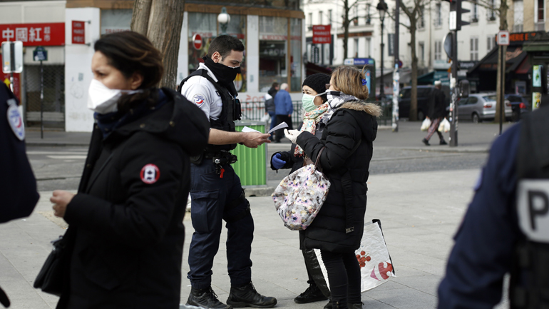 Ξεπέρασαν τους 1.000 οι νεκροί από κορωνοϊό στη Γαλλία