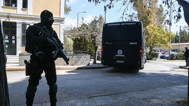 Αυτοί είναι οι 11 Κούρδοι που συνελήφθησαν για το οπλοστάσιο στα Σεπόλια