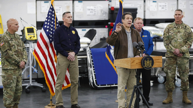 Οι αρχές της Νέας Υόρκης καλούν τον Τραμπ να επιβάλει καθολική καραντίνα 