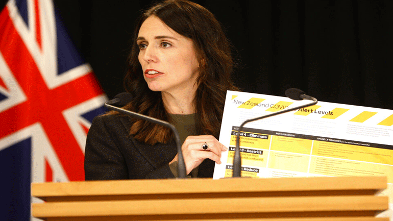 Νέα Ζηλανδία: Η πρωθυπουργός παροτρύνει τους πολίτες να βοηθήσουν στη μάχη κατά της εξάπλωσης του ιού