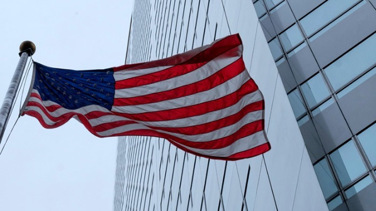 Ο Λευκός Οίκος δεν εξετάζει την περίπτωση τρίμηνης αναβολής των δασμών