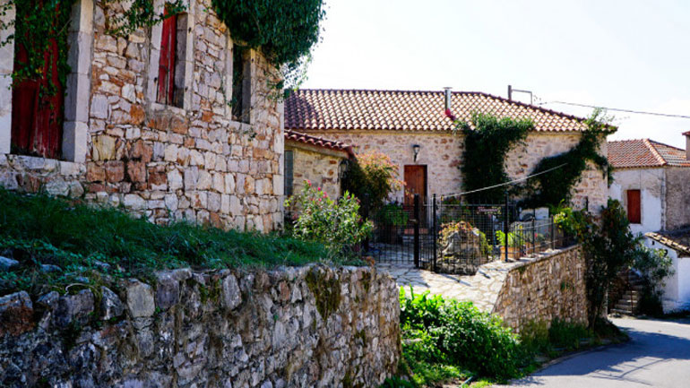 Η 25η Μαρτίου στην αποκλεισμένη Δαμασκηνιά Κοζάνης