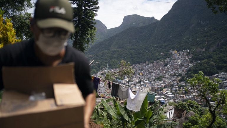 Βραζιλία: Κρατούμενοι φυλακών θα κατασκευάσουν μάσκες προστασίας από τον κορωνοϊό