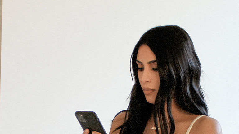 Σκάσε λιγάκι σελεμπρίτι μου! Σκάσε λιγάκι σελεμπρίτι μου!