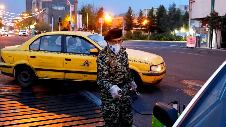 Οι αρχές του Ιράν απαγόρευσαν τις μετακινήσεις των πολιτών εκτός των περιοχών στις οποίες διαμένουν