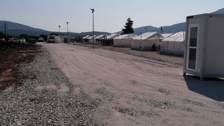 Καταγγελία της ένωσης αστυνομικών υπαλλήλων Φωκίδας για την κλειστή δομή μεταναστών στη Μαλακάσα Καταγγελία της ένωσης αστυνομικών υπαλλήλων Φωκίδας για την κλειστή δομή μεταναστών στη Μαλακάσα