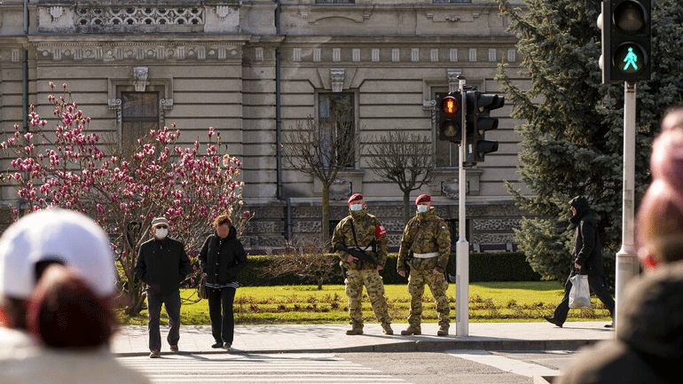 Ουγγαρία: Περιορίζονται οι έξοδοι από το σπίτι λόγω COVID-19
