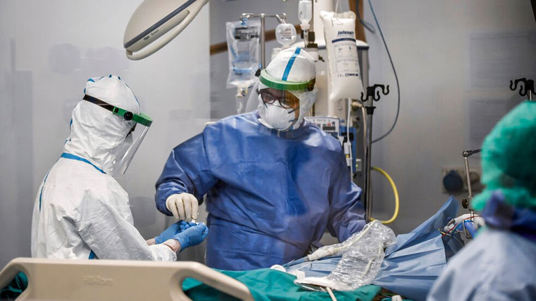 Κολχικίνη: Εγκρίθηκε το φάρμακο για τον πόλεμο κατά του κορωνοϊού που πρότειναν Έλληνες γιατροί