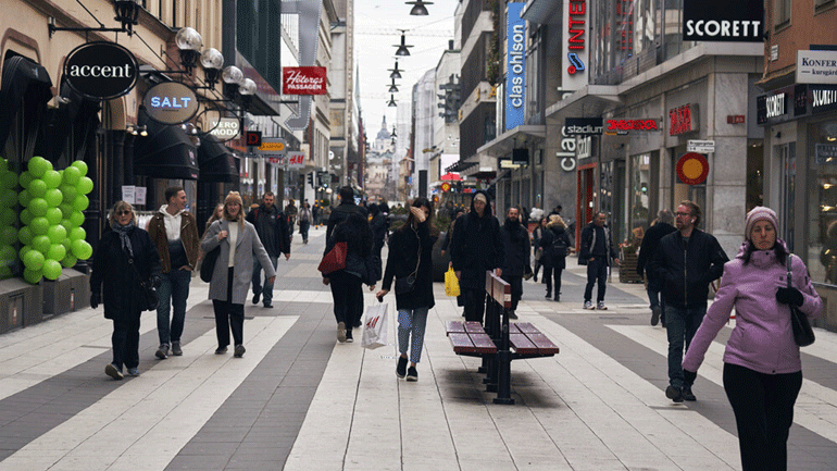 Σουηδία: Η κυβέρνηση απαγορεύει τις δημόσιες συγκεντρώσεις άνω των 50 ατόμων