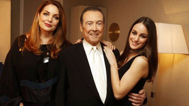 H Άντζελα Γκερέκου γιόρτασε τα γενέθλιά της στο σπίτι με την οικογένειά της