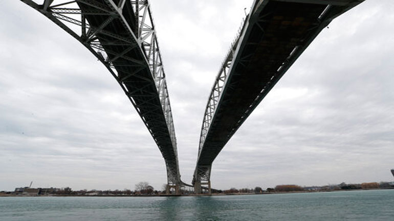 Καναδάς: Απαγορεύονται ταξίδια με αεροπλάνο ή τρένο σε όσους εμφανίζουν συμπτώματα