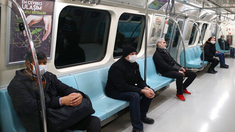 Τουρκία: Οι αρχές περιορίζουν τις μεταφορές – Η αντιπολίτευση ζητάει αυστηρή καραντίνα