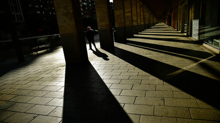 Ισπανία: Σταματά κάθε “μη αναγκαία” οικονομική δραστηριότητα για δύο εβδομάδες