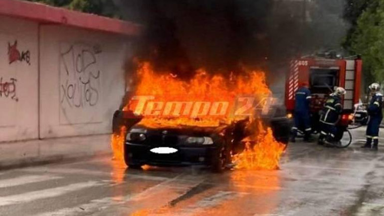 Πάτρα: Αυτοκίνητο τυλίχθηκε στις φλόγες πίσω από το Παμπελοποννησιακό Στάδιο