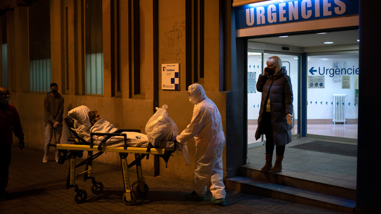 Ισπανία: 832 νεκροί από κορωνοϊό μέσα σε 24 ώρες Ισπανία: 832 νεκροί από κορωνοϊό μέσα σε 24 ώρες