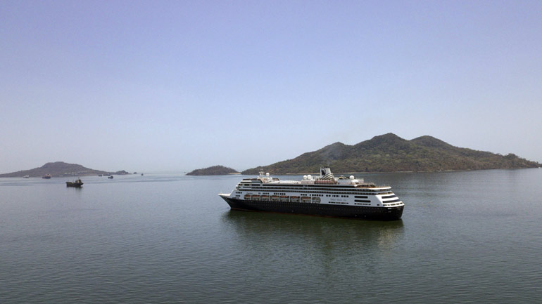 Covid-19: Ο Παναμάς θα δώσει άδεια στο κρουαζιερόπλοιο Zaandam να διέλθει από τη Διώρυγα