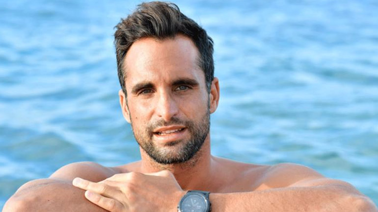 Γιάννης Δρυμωνάκος: Κολυμπάει στην μπανιέρα του λόγω της καραντίνας