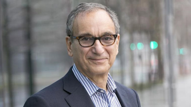 Ο Ελληνοαμερικανός ιδιοκτήτης της εταιρείας που απομόνωσε τα αντισώματα για τον κορωνοϊό