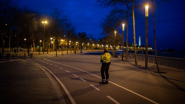 Ισπανία: Άλλοι 838 νεκροί μέσα σε 24 ώρες – Νέους περιορισμούς ανακοίνωσε ο πρωθυπουργός Σάντσεθ