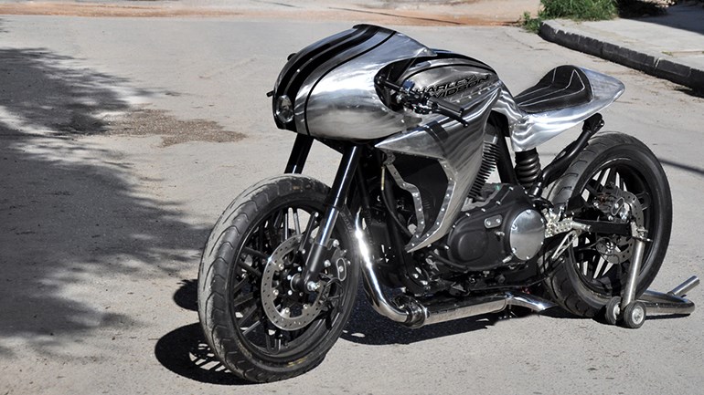 Η ελληνική custom Harley Davidson