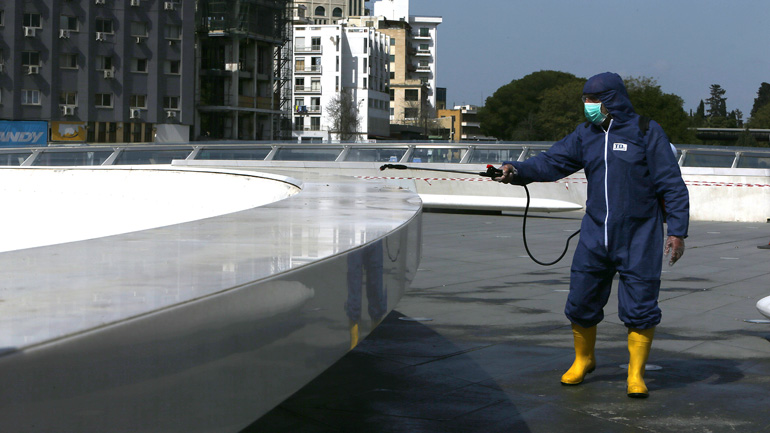 Η Κύπρος θέτει σε εφαρμογή αυστηρότερα μέτρα κυκλοφορίας