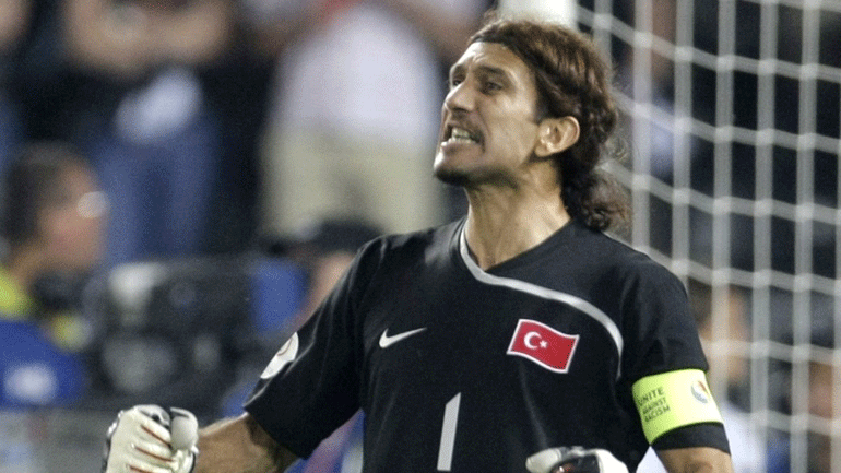 Στο νοσοκομείο με κορωνοϊό ο Ρουστού – «Κρίσιμες οι επόμενες ώρες για την υγεία του» αναφέρει η σύζυγός του