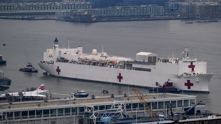 Έφθασε στη Νέα Υόρκη στρατιωτικό πλωτό νοσοκομείο με 1000 κλίνες