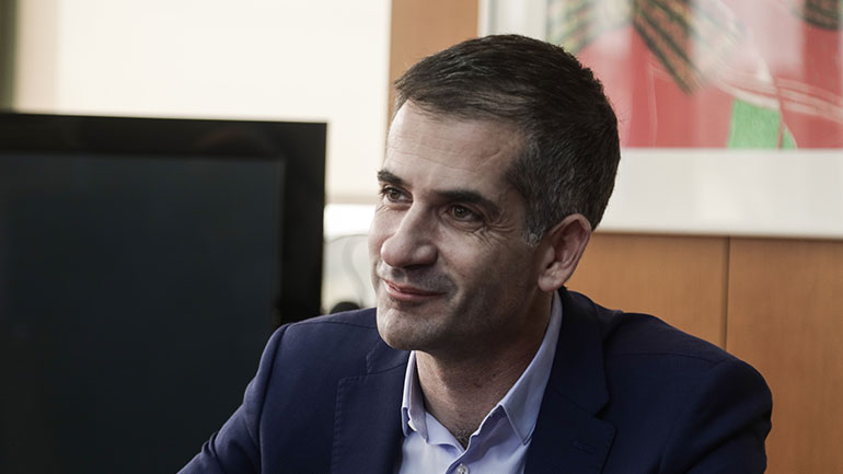 Ο Κ. Μπακογιάννης προσφέρει το 50% του μισθού του στη μάχη κατά του κορωνοϊού