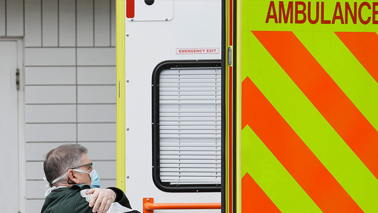 Βρετανία: Πέθανε ένα 13χρονο αγόρι που είχε βρεθεί θετικό στον νέο κορωνοϊό